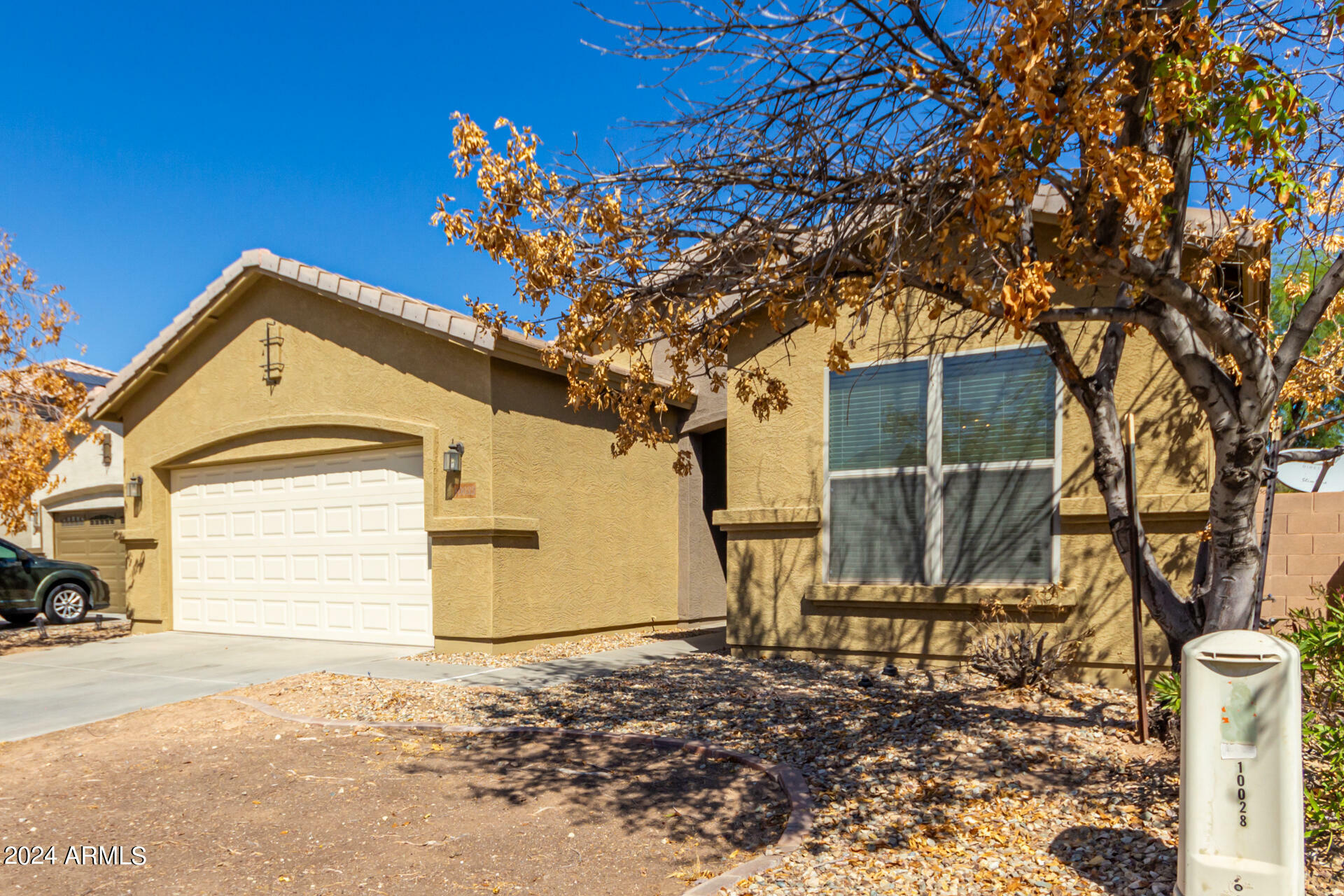 Property Photo:  10032 W Raymond Street  AZ 85353 