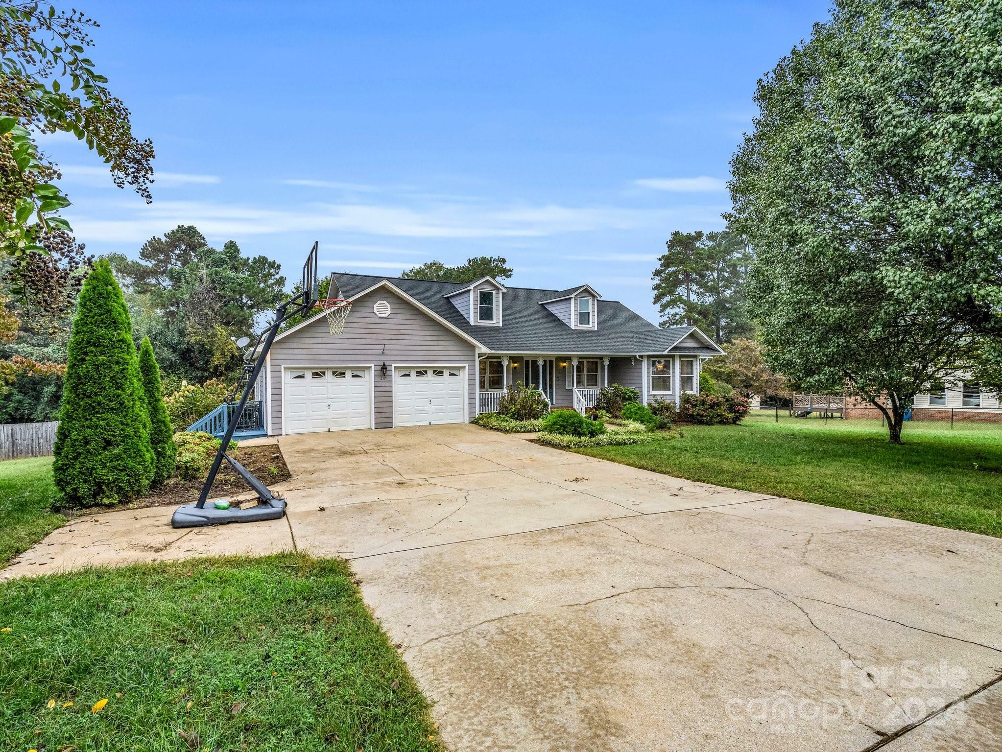 Property Photo:  219 Weatherstone Drive  NC 28043 