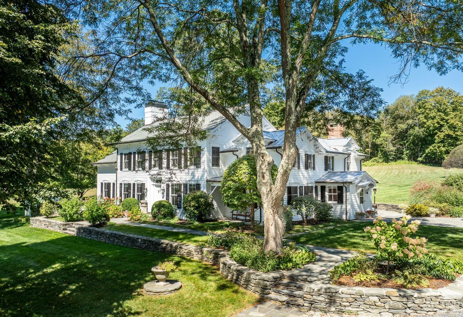 Property Photo:  570 Pumpkin Lane  NY 12514 