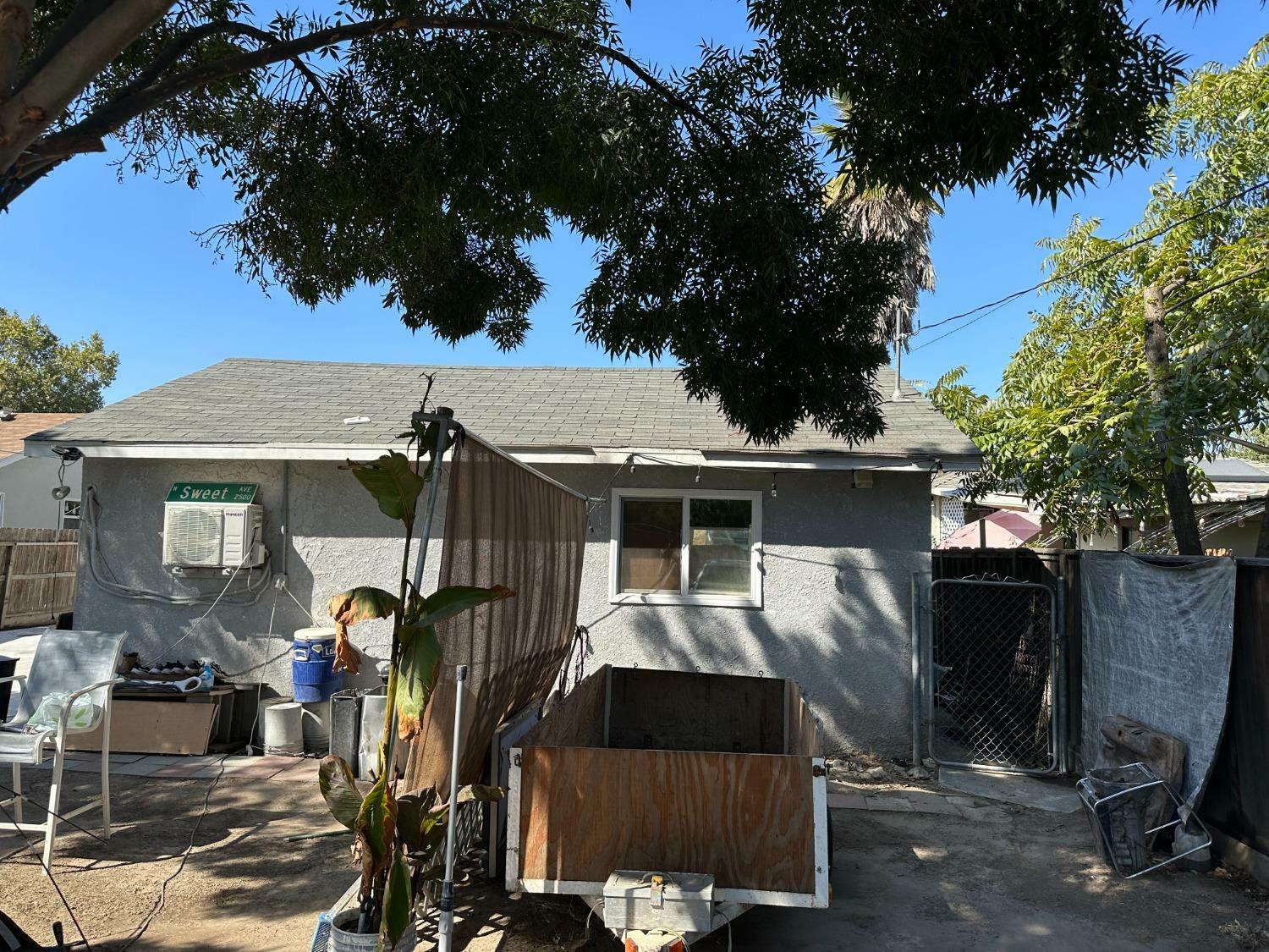 Property Photo:  1130 N Highland St  CA 93291 