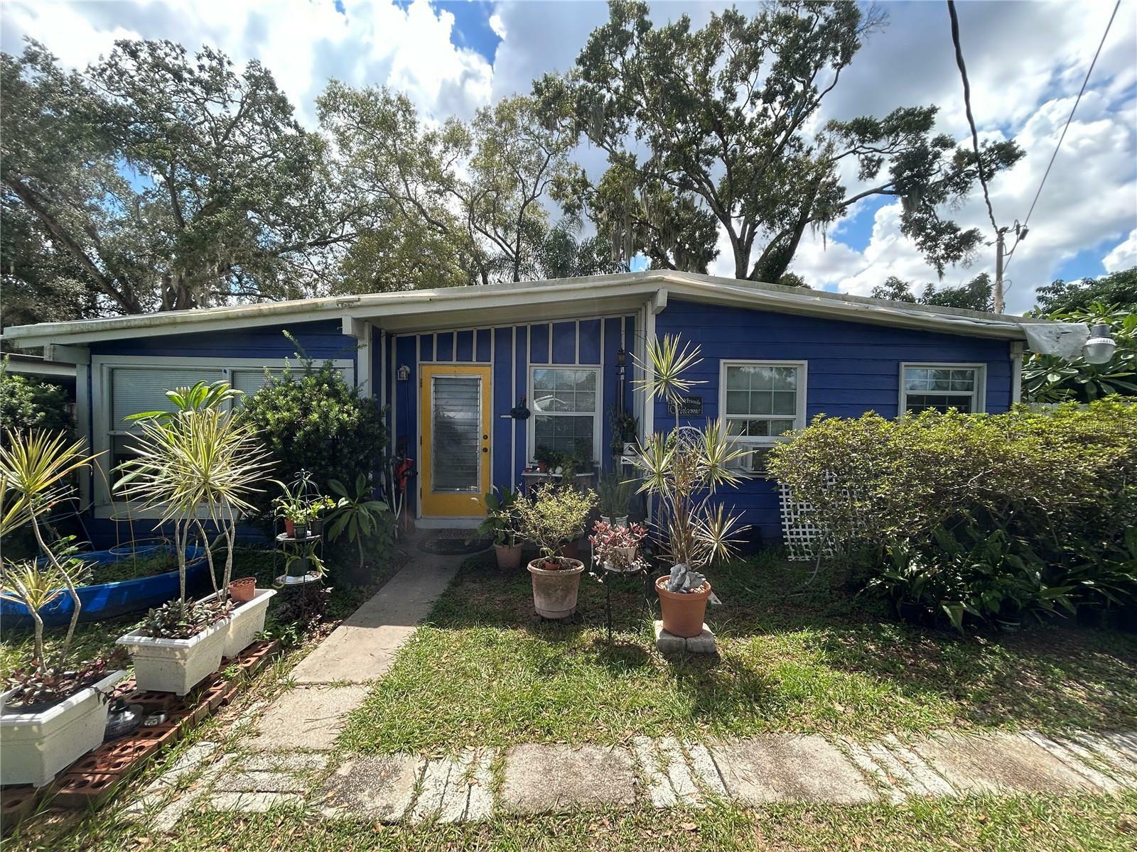 Property Photo:  2108 W Hanna Avenue  FL 33604 