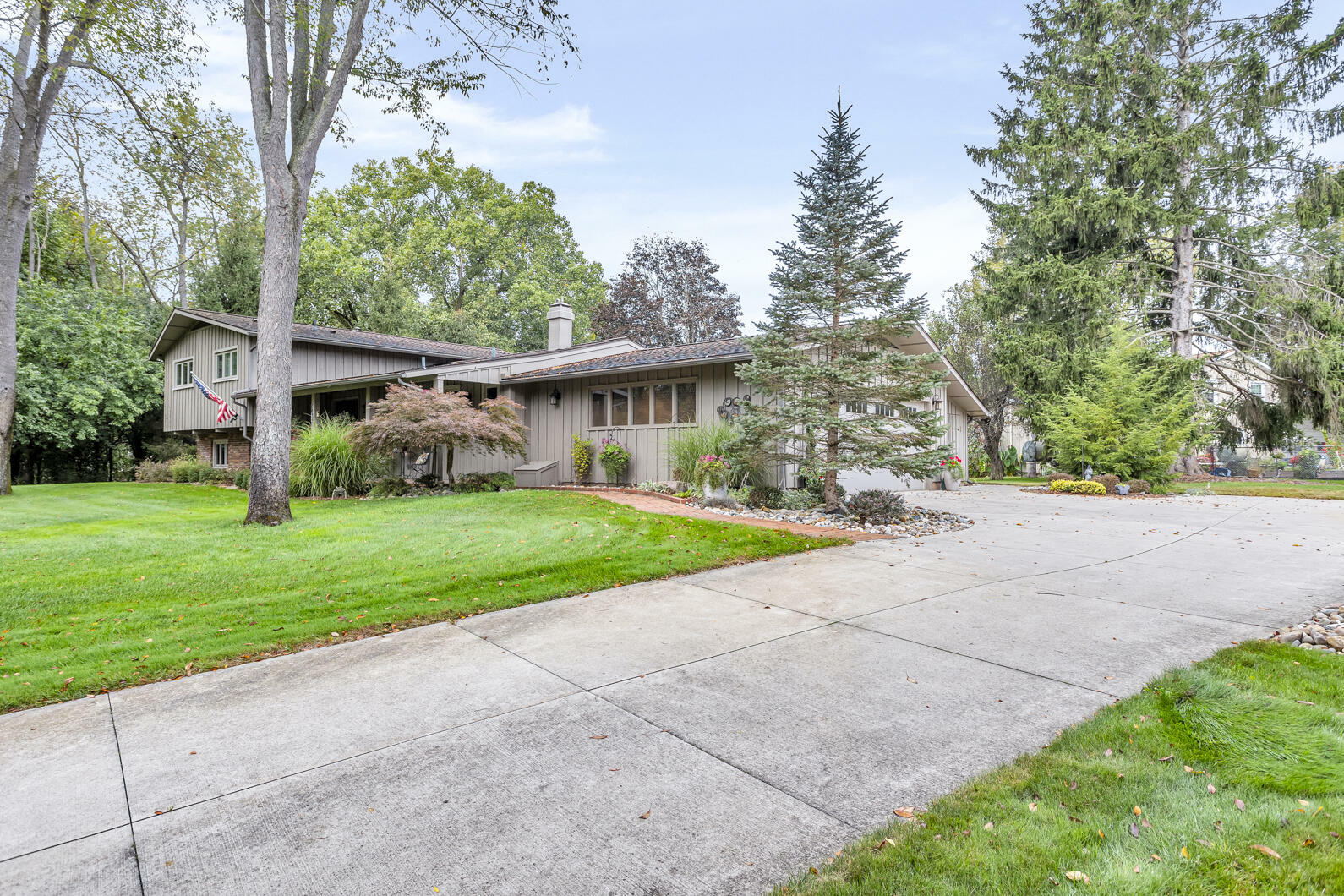 Property Photo:  5034 Brookside Drive  MI 49203 