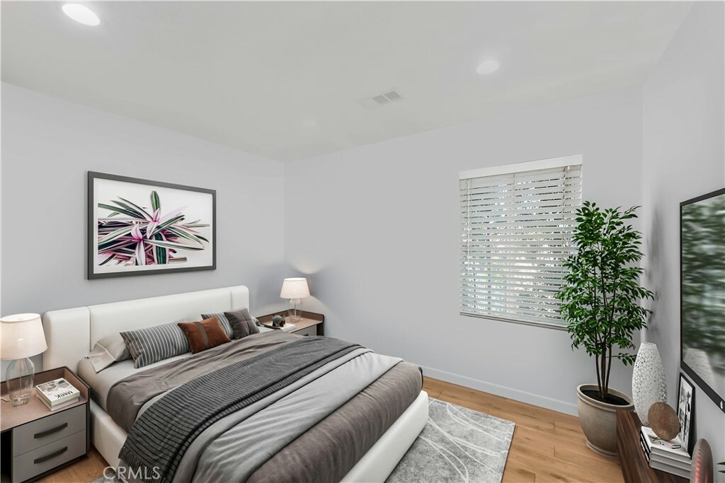 Property Photo:  18016 Collins Street  CA 91316 