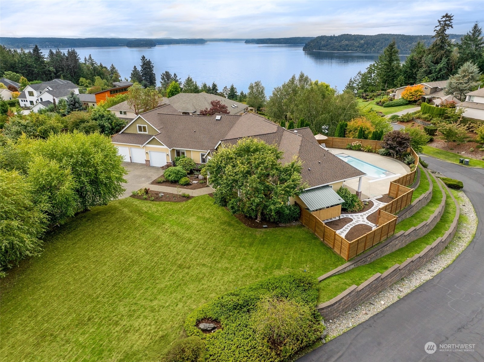 Property Photo:  1062 Paha View Dr  WA 98333 