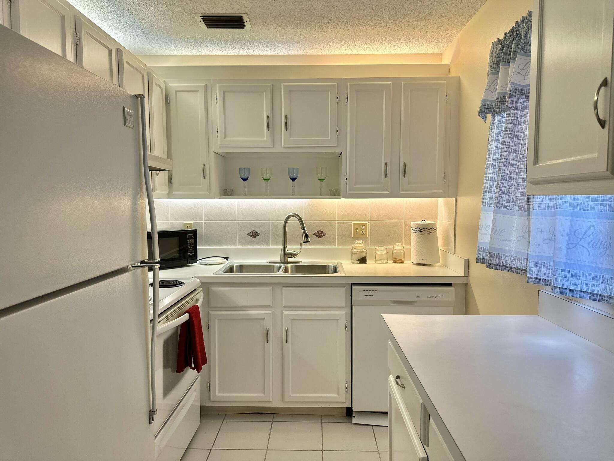 Property Photo: 16 Vista Palm Lane 105 FL 32962