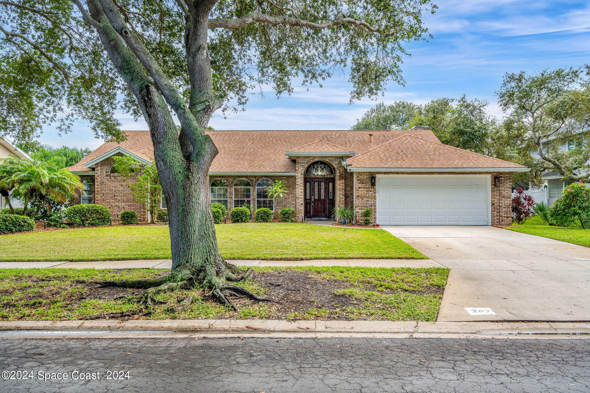 Property Photo:  207 Waterbury Lane  FL 32937 