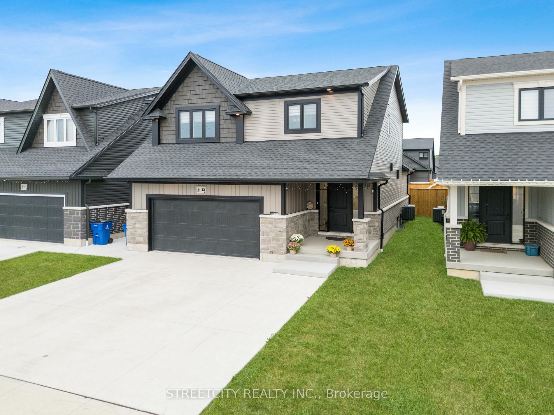 Property Photo:  113 Cabot Tr  ON N7L 0G5 