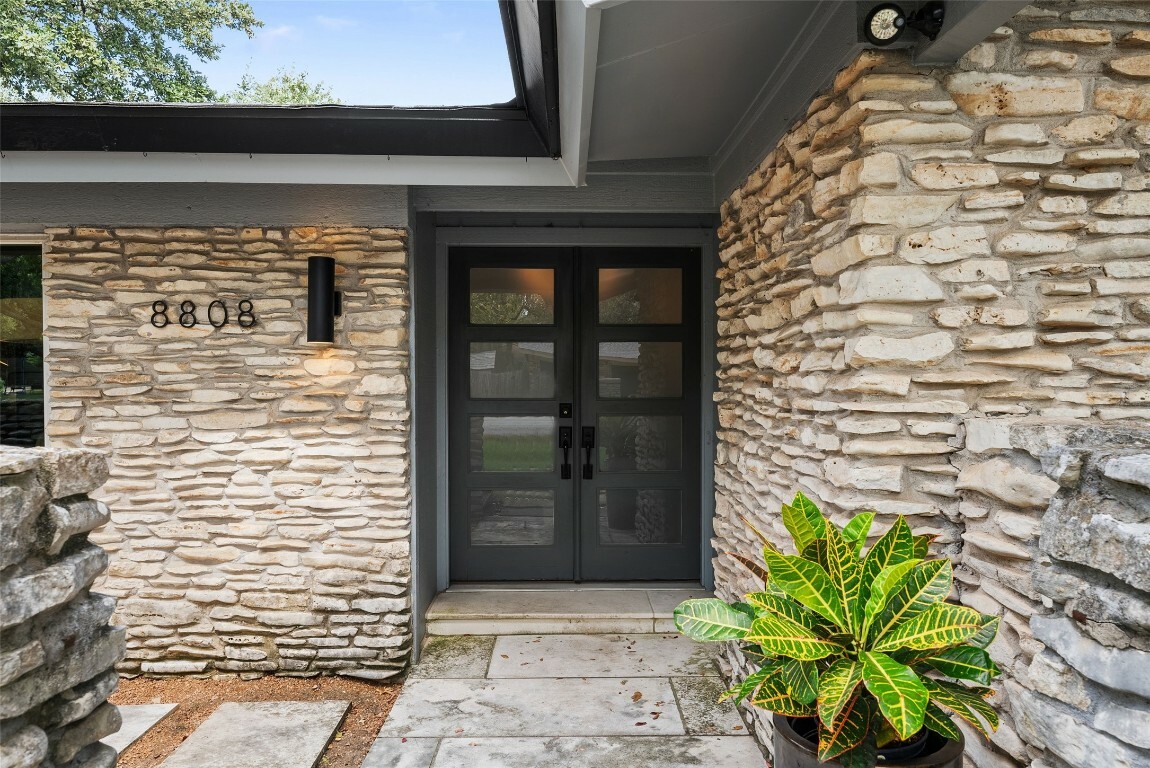 Property Photo:  8808 Point West Drive  TX 78759 