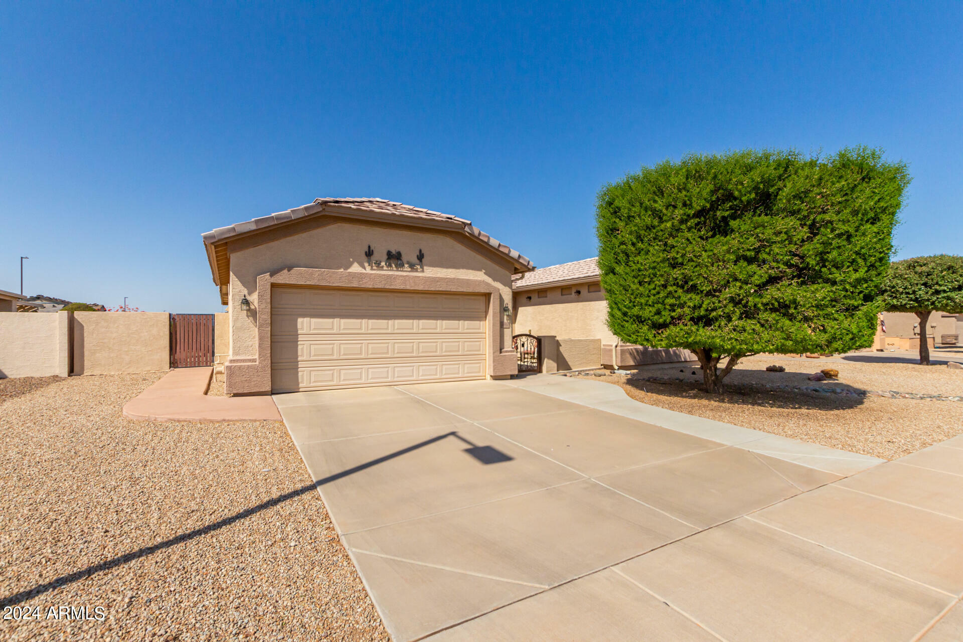 Property Photo:  6960 S Senate Street  AZ 85249 