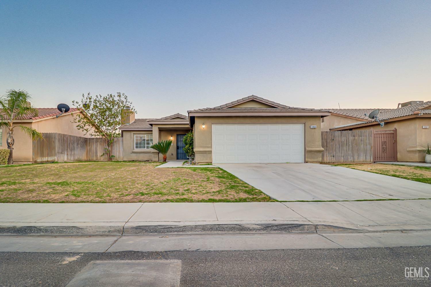 5009 Tierra Abierta Drive  Bakersfield CA 93307 photo