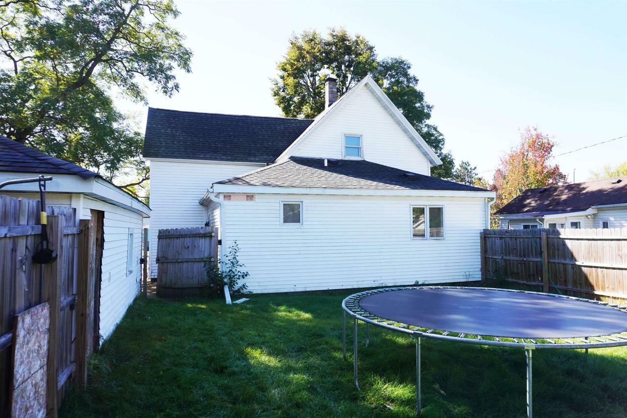 Property Photo:  1002 East 9th Street  WI 54452 