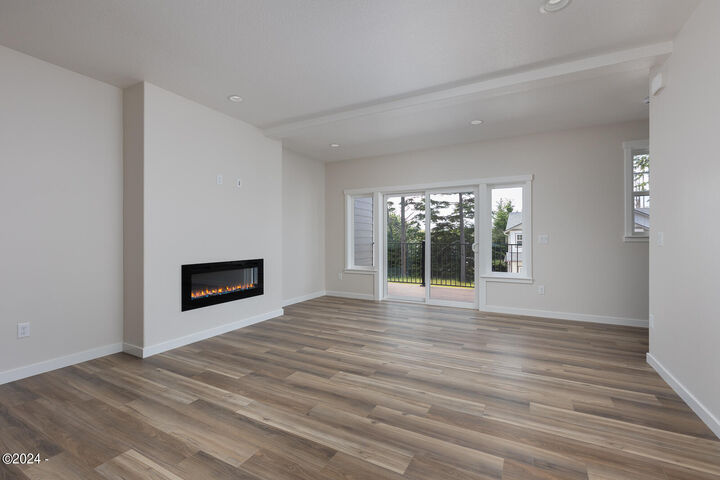 Property Photo:  1496 SE Marine Ave  OR 97367 