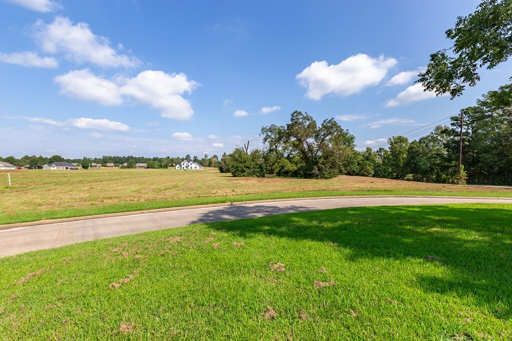 Property Photo:  102 Saddle Creek  TX 75904 