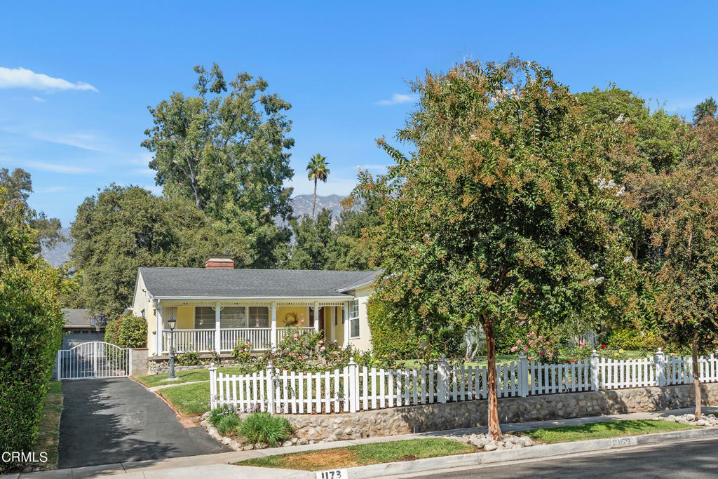 Property Photo:  1173 Beverly Way  CA 91001 