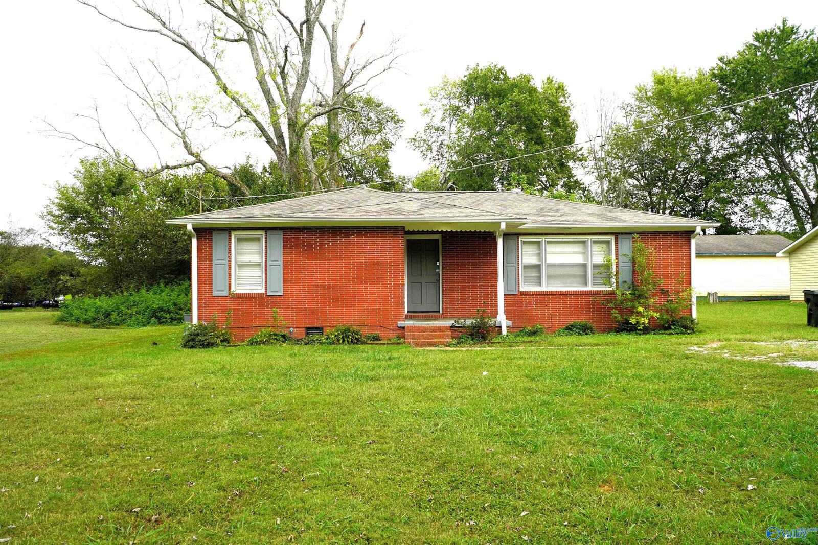 Property Photo: 611 Greenville Pike AL 35750