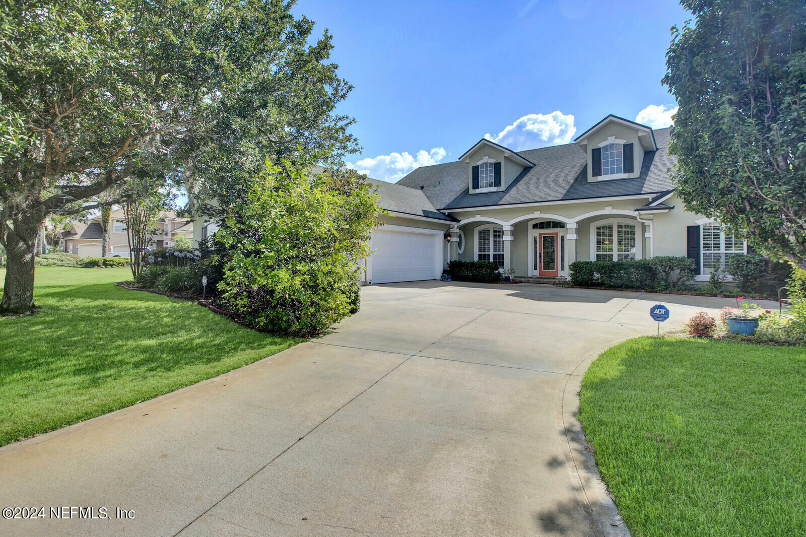 Property Photo:  2028 Castle Point Court  FL 32003 