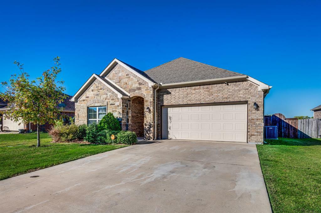 Property Photo:  1526 Teal Way  TX 76065 