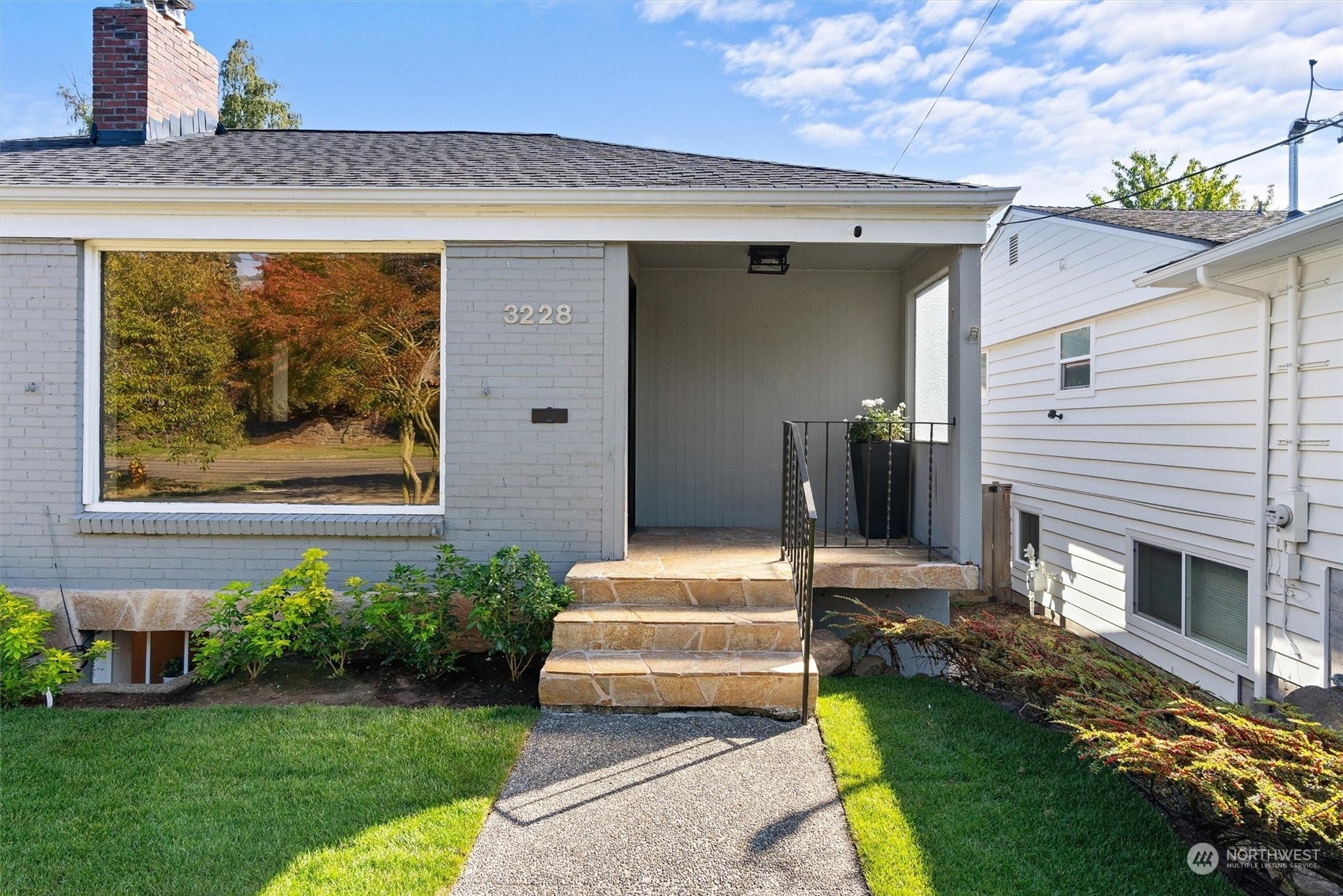 Property Photo:  3228 34th Avenue W  WA 98199 