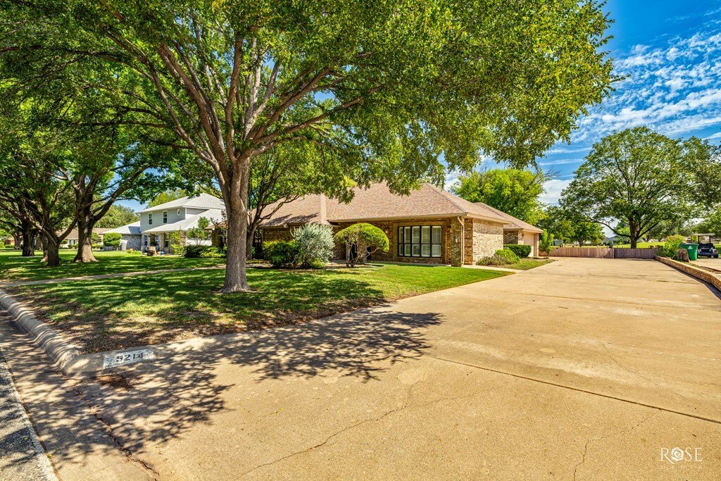 Property Photo:  5214 N Bentwood Dr  TX 76904 