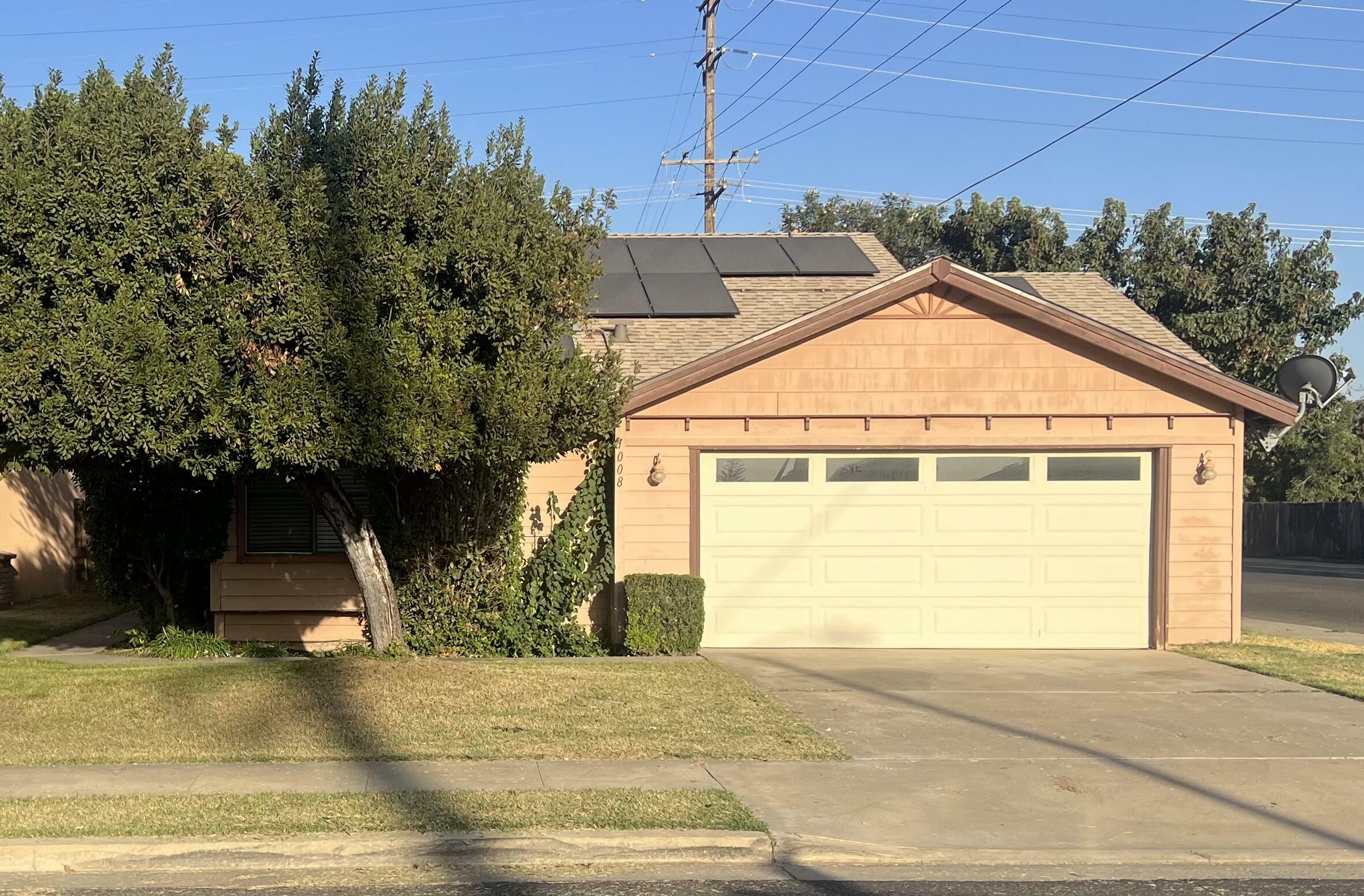 Property Photo:  1008 N Manzanita Street  CA 93292 