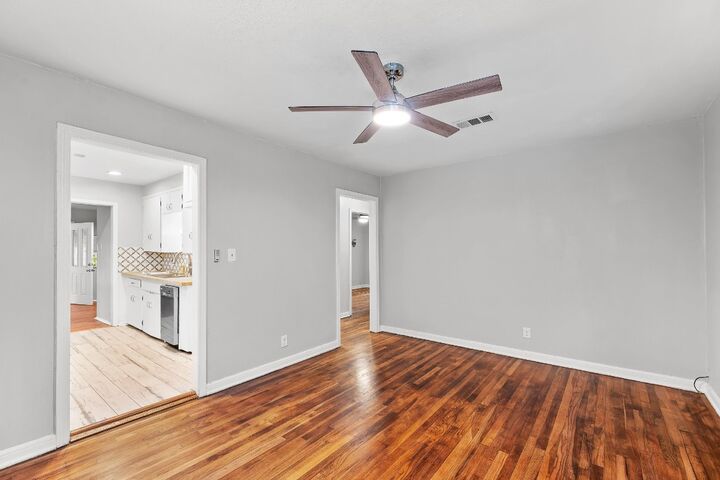 Property Photo: 1708 Payne Avenue TX 78757
