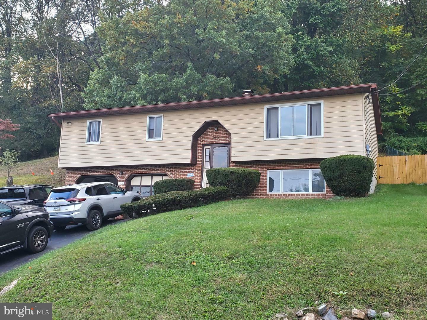 Property Photo:  18 W Neversink Road  PA 19606 