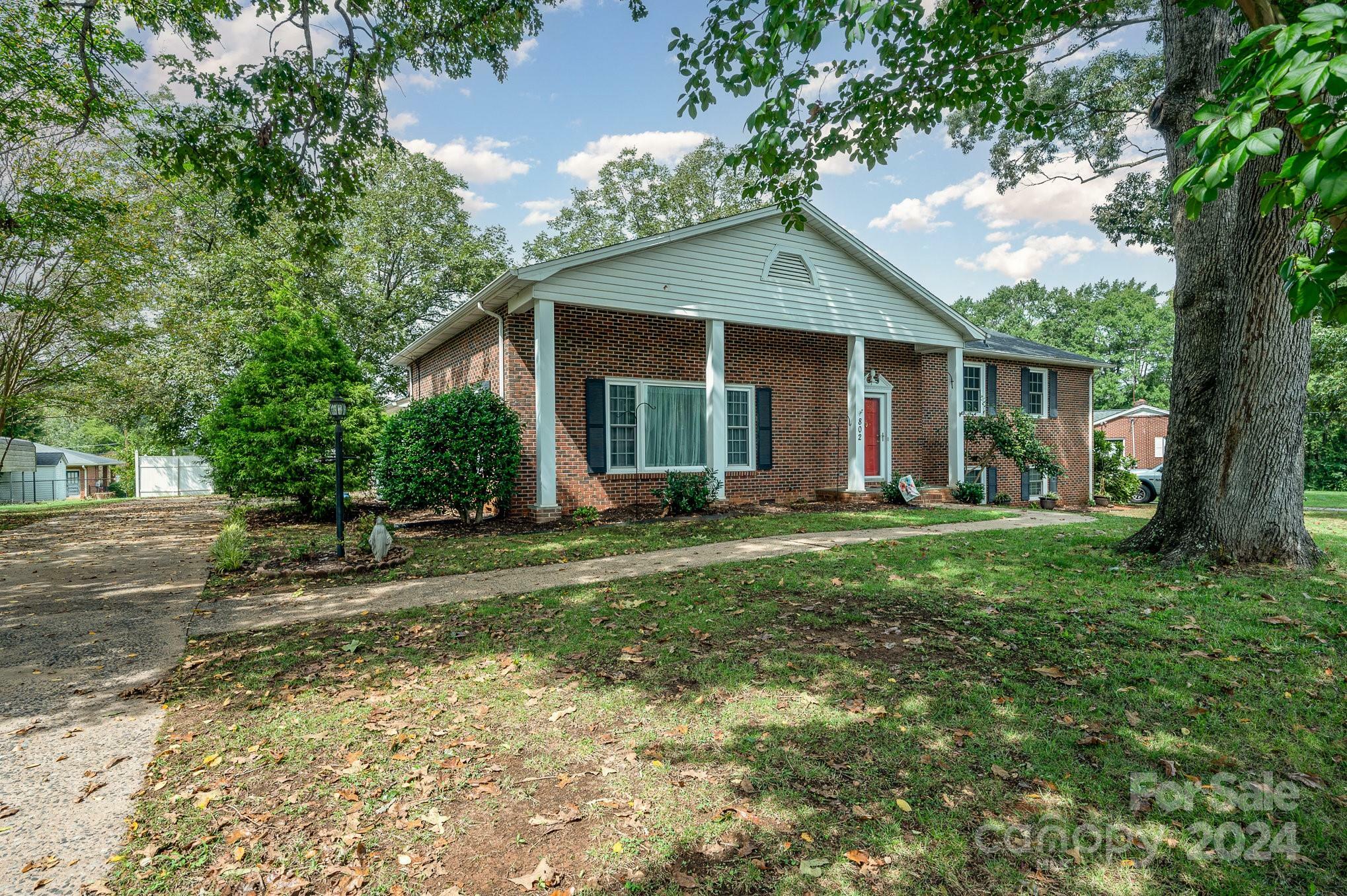 Property Photo:  802 Charles Road  NC 28152 