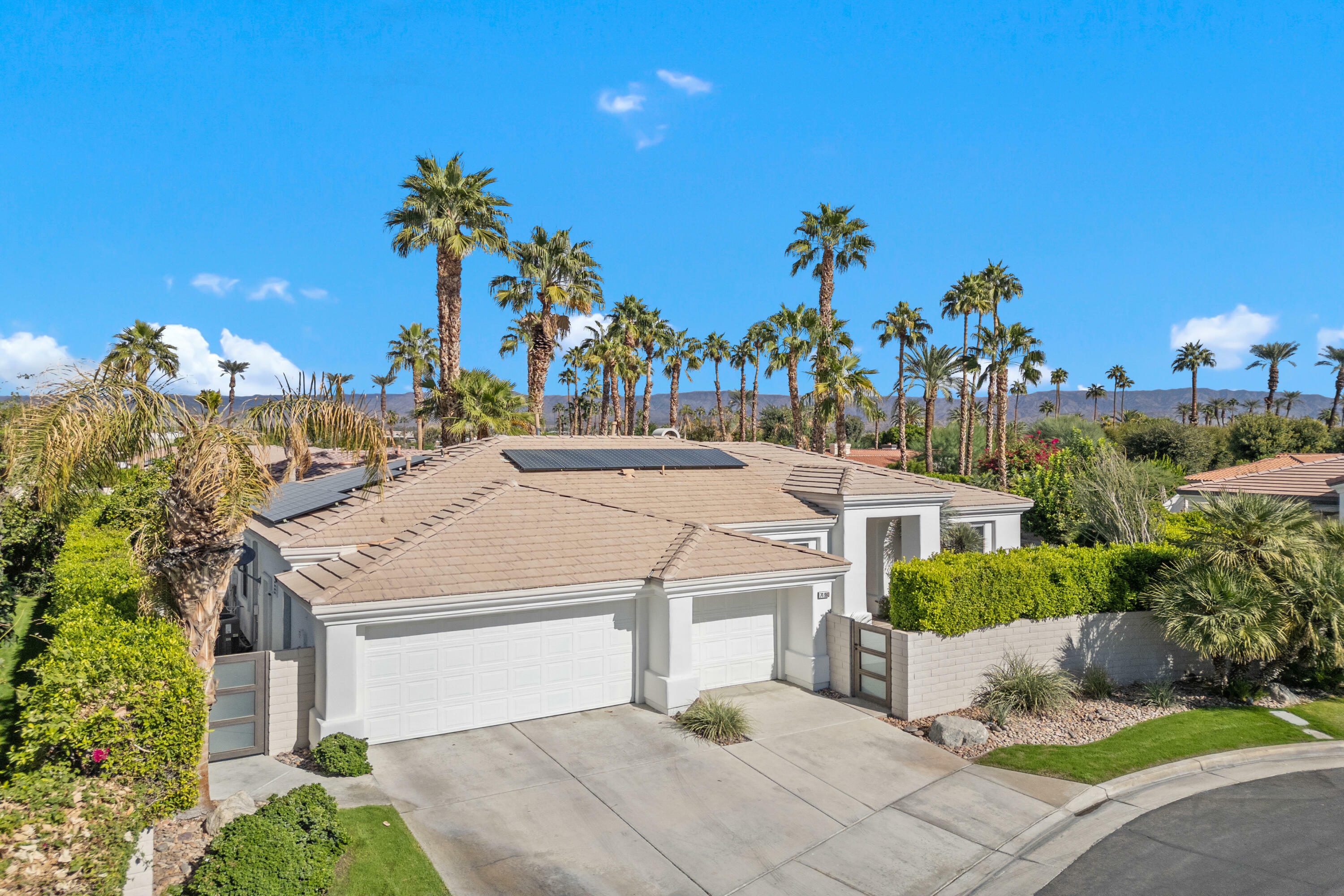 Property Photo:  74960 Verbena Court  CA 92210 