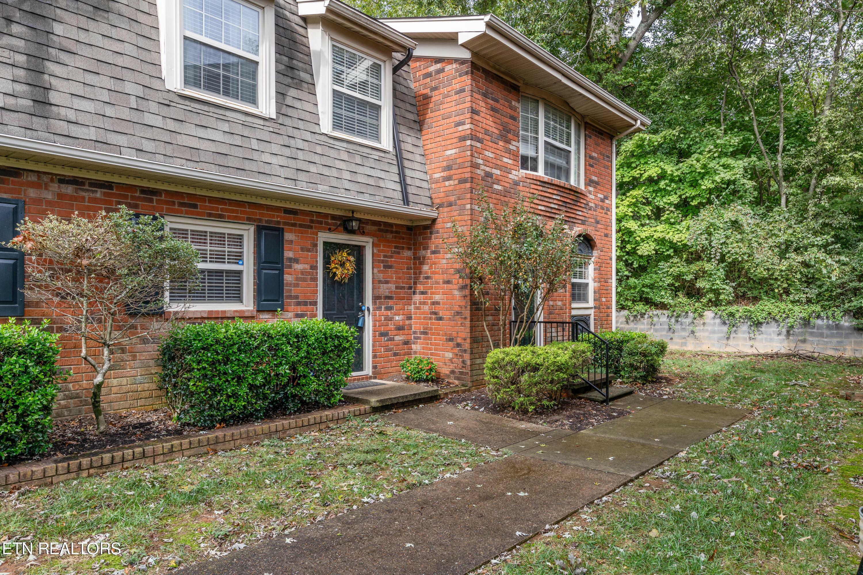 Property Photo:  6529 Deane Hill Drive 42  TN 37919 