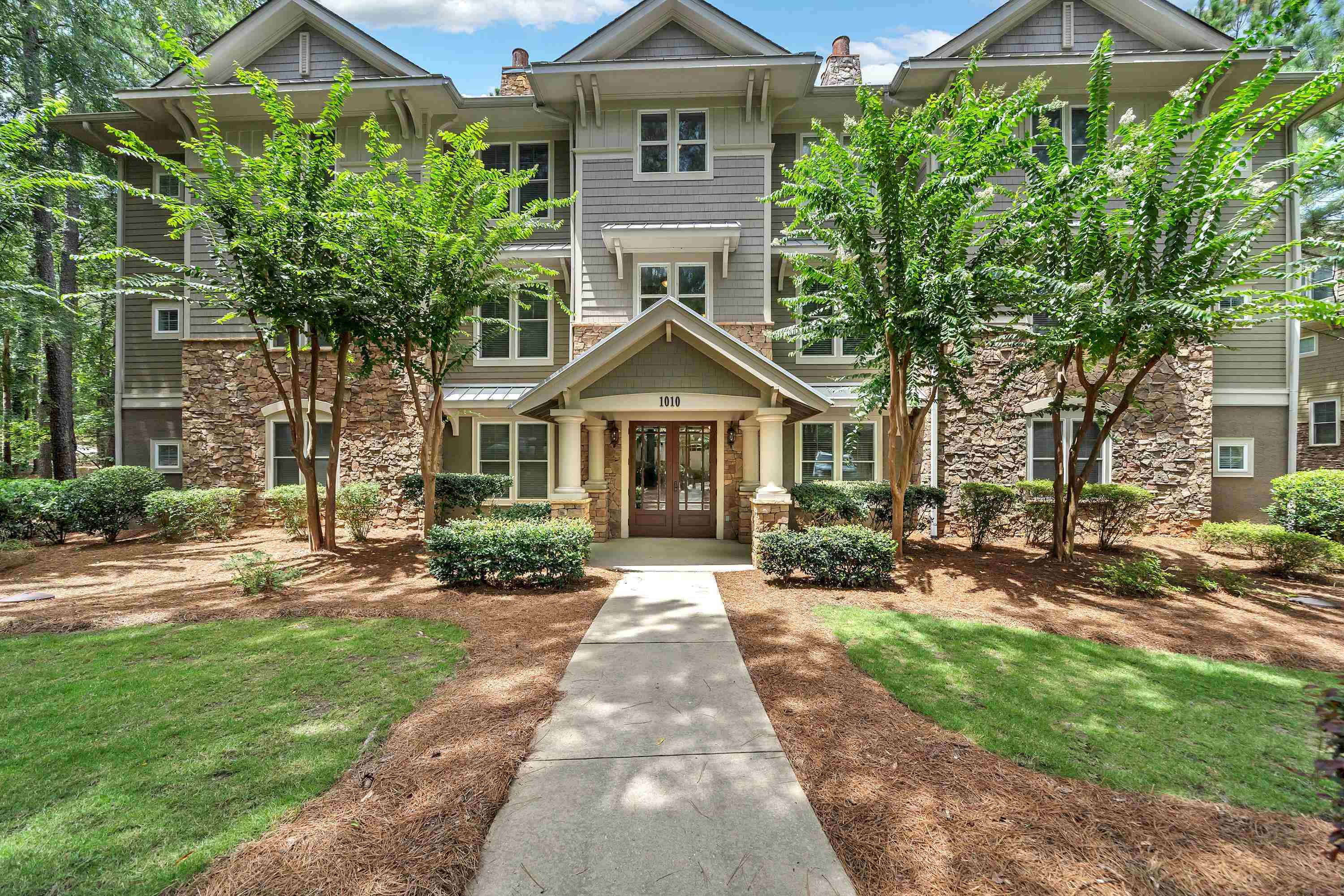 Property Photo: 1010A Creekside GA 30642