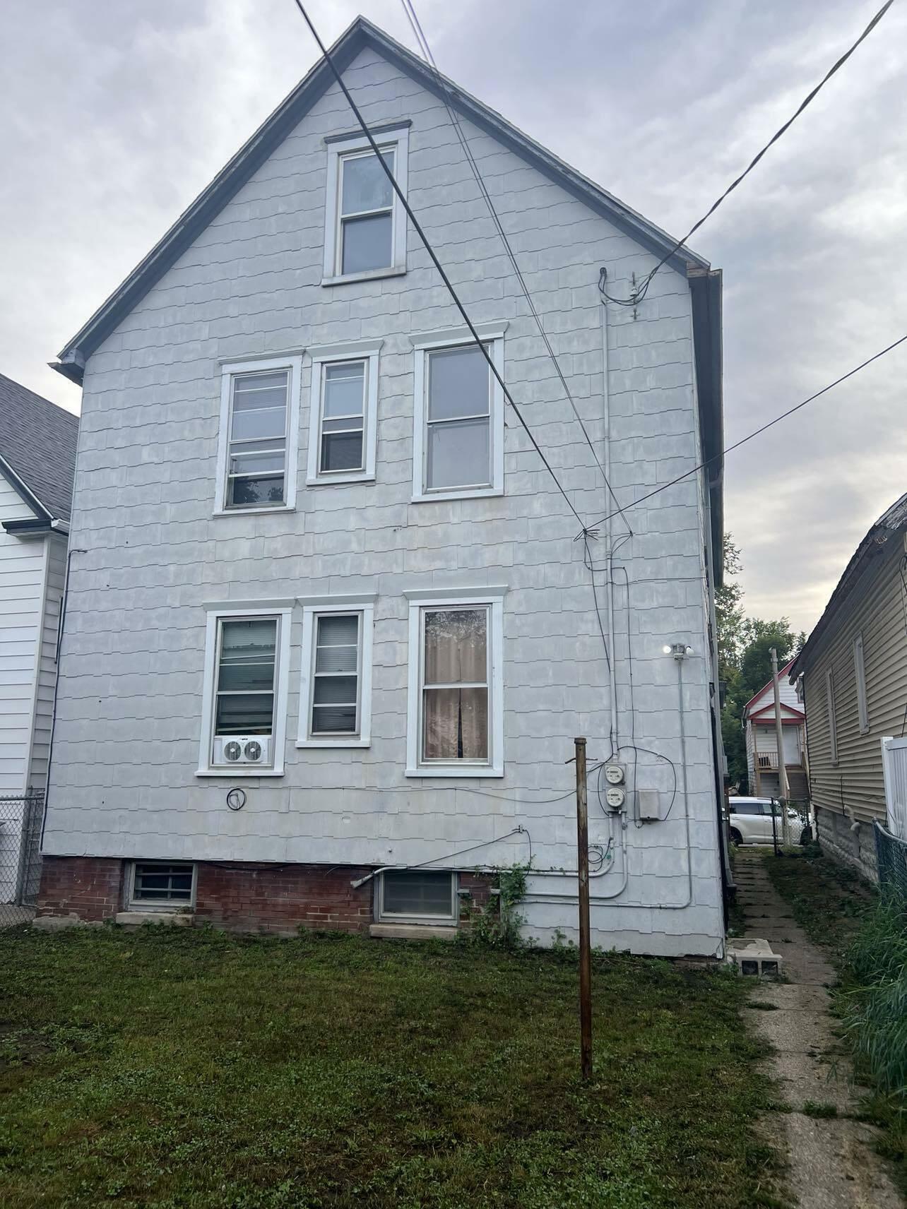 Property Photo:  2133 S 24th St 2135  WI 53215 