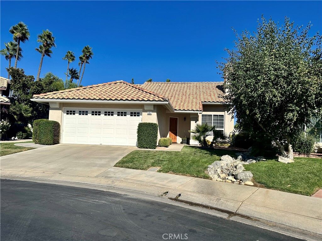 Property Photo:  910 Laguna Seca Court  CA 92220 