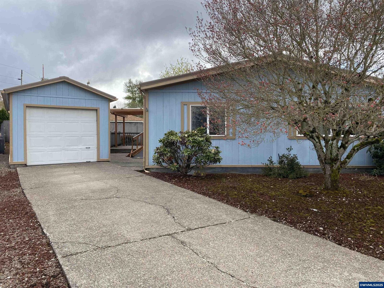 Property Photo: 4730 Auburn (#44) Rd NE 44 OR 97301