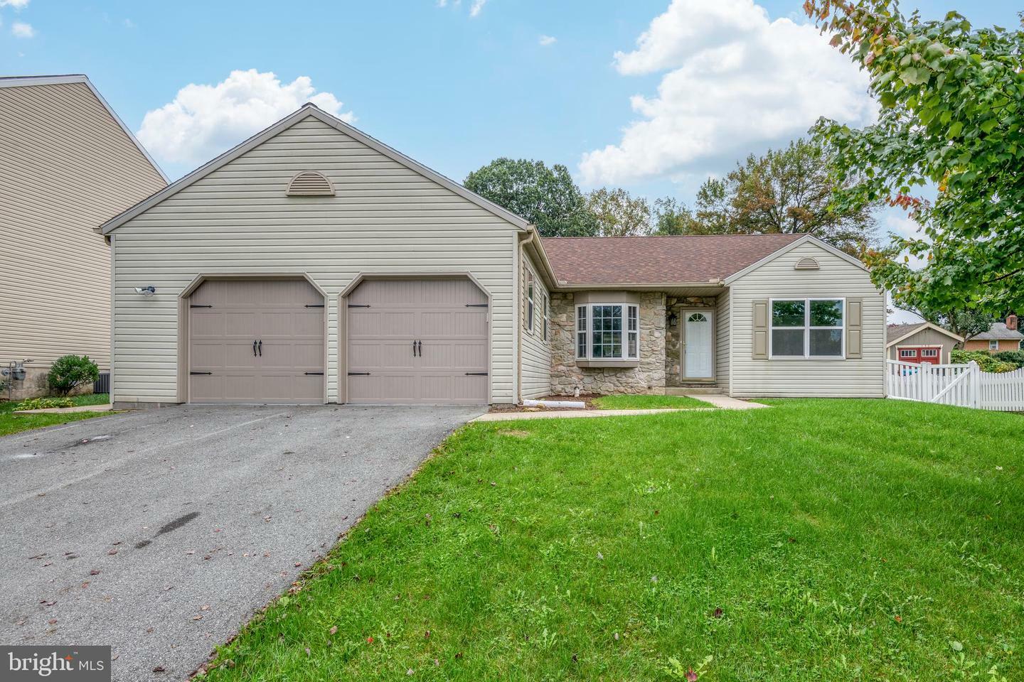 Property Photo:  3964 Birchwood Lane  PA 17512 