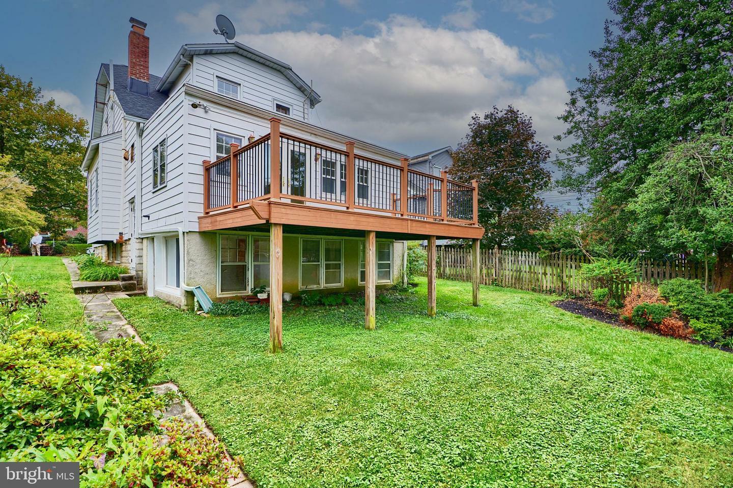 Property Photo:  2204 Lake Avenue  MD 21213 