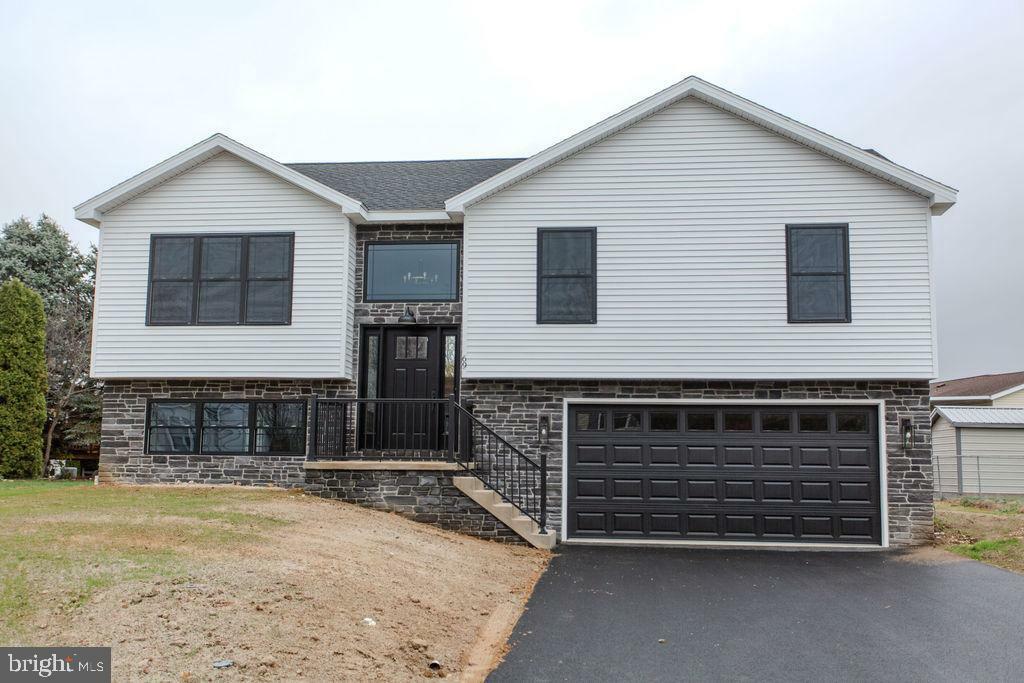 Property Photo:  69 Cortland Circle  PA 17257 