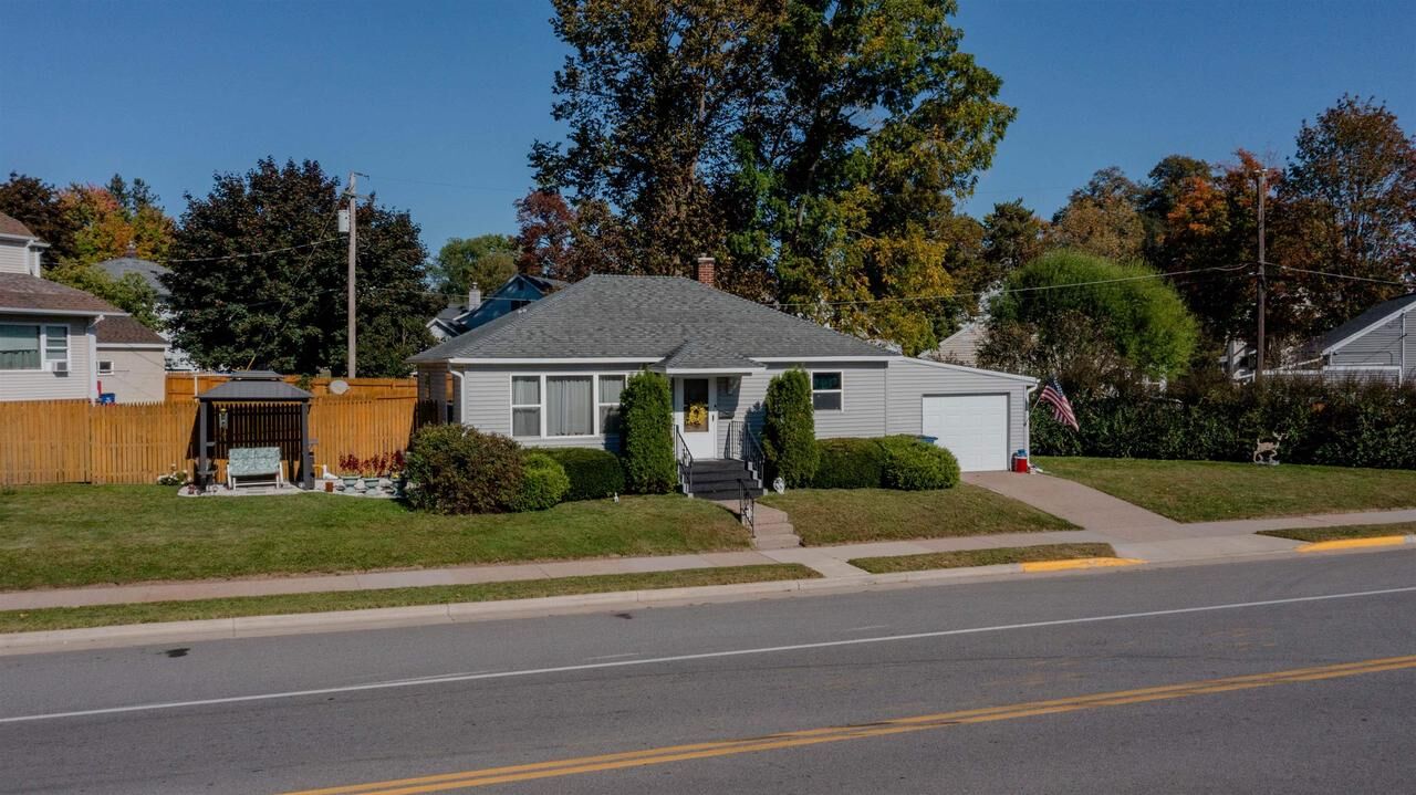 Property Photo: 610 Grand Avenue WI 54452