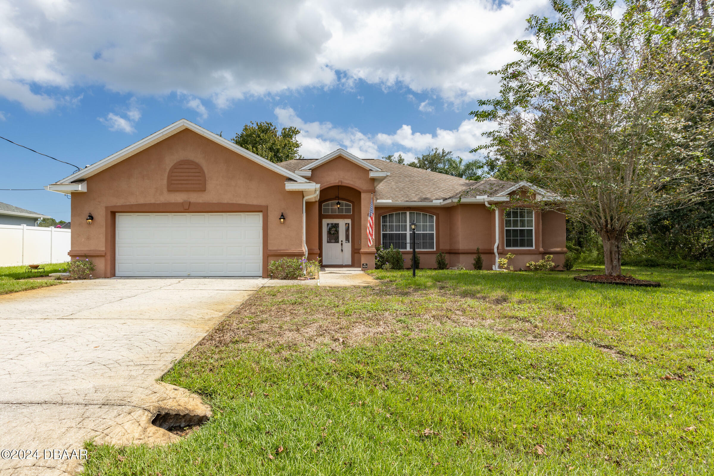 Property Photo:  6 Lytton Lane  FL 32137 