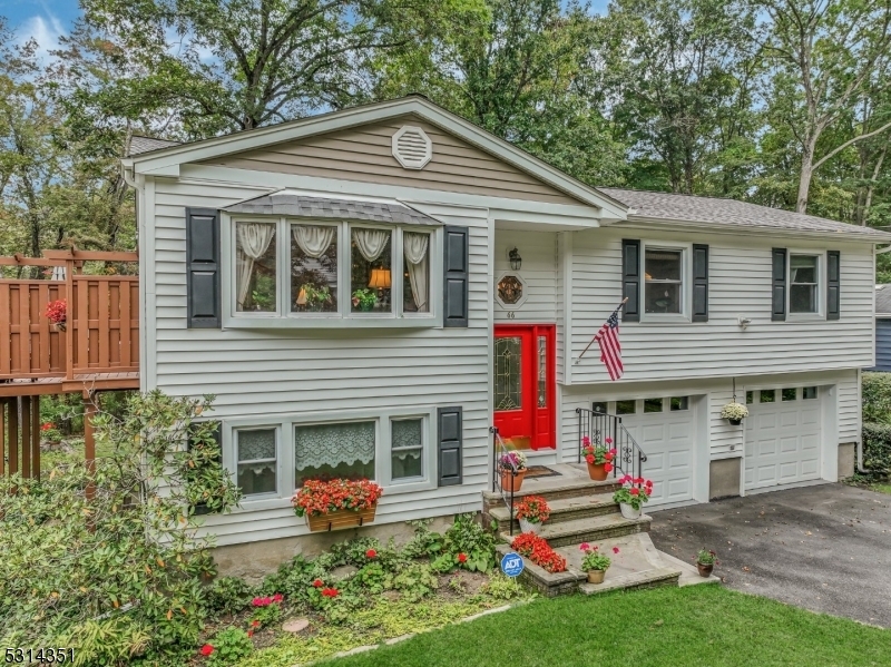 Property Photo:  66 Saint Marys Pl  NJ 07871 