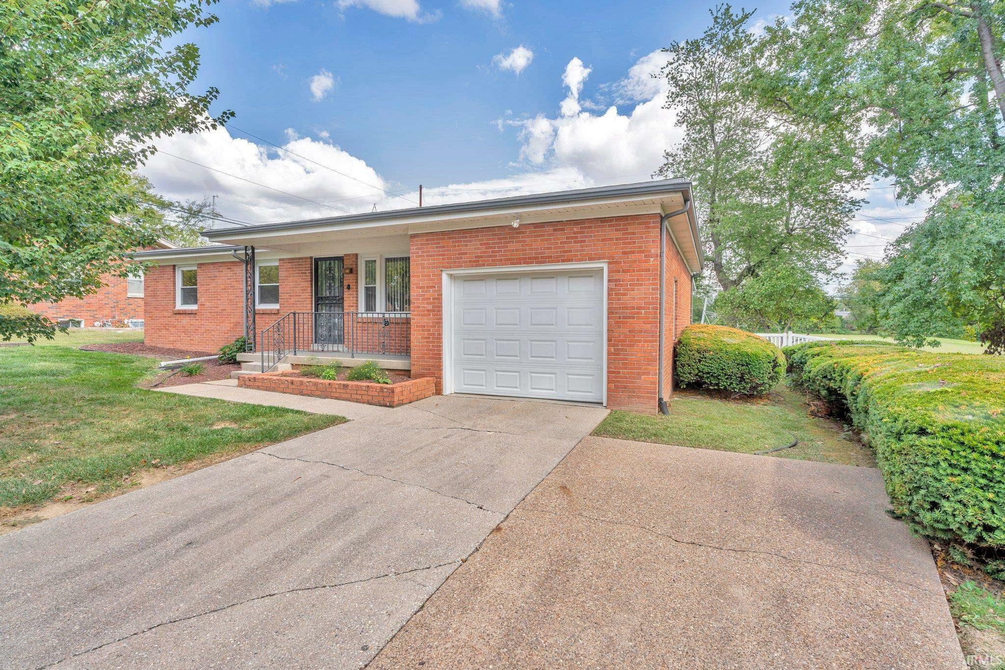 Property Photo:  4901 Elmhurst Drive  IN 47711 