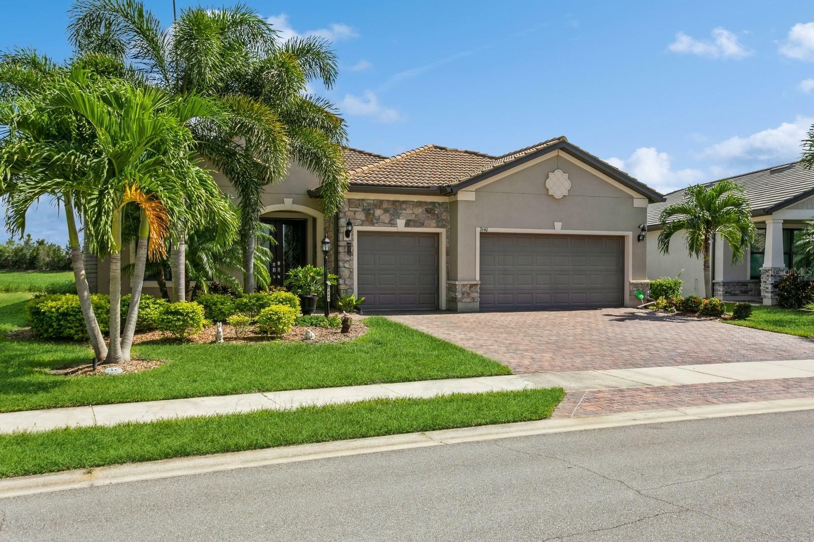 Property Photo:  7640 Viola Loop  FL 34202 