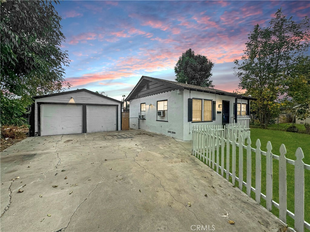 Property Photo:  4152 Locust Street  CA 92501 