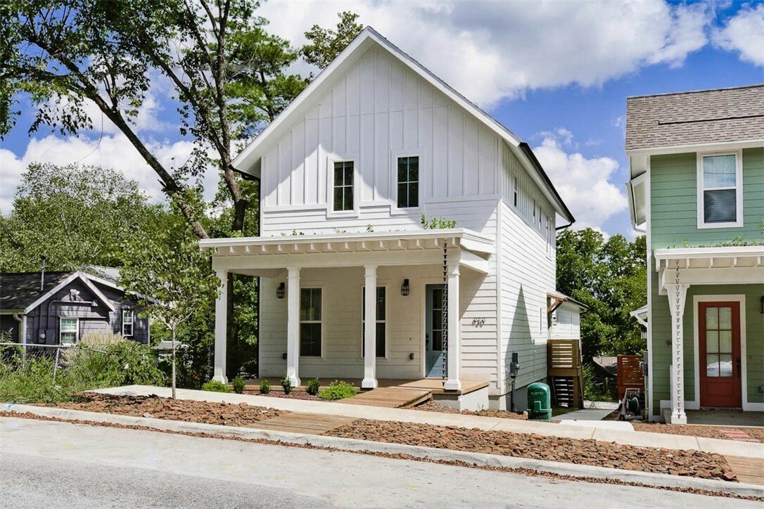 Property Photo:  930 S College Avenue 1  AR 72701 