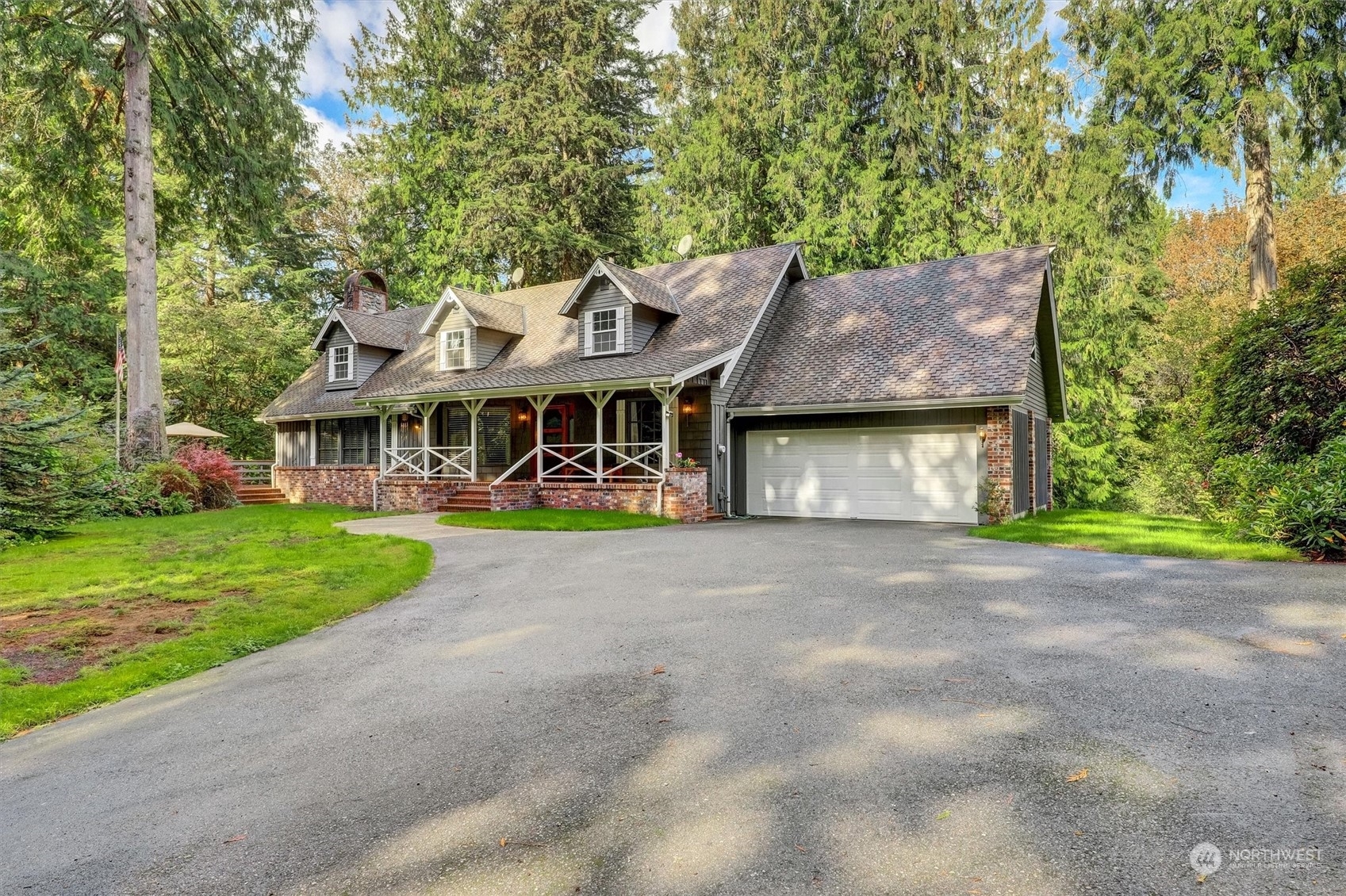 Property Photo:  3660 Langlois Lane NE  WA 98014 