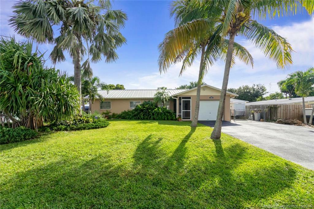 Property Photo:  19141 SE Barus Drive  FL 33469 