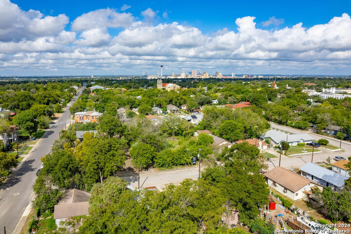 Property Photo:  419 Ferguson Ave  TX 78203 