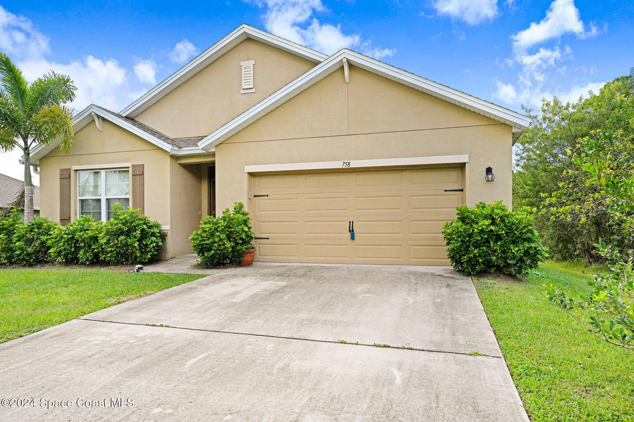 Property Photo:  758 Fletcher Road SE  FL 32909 