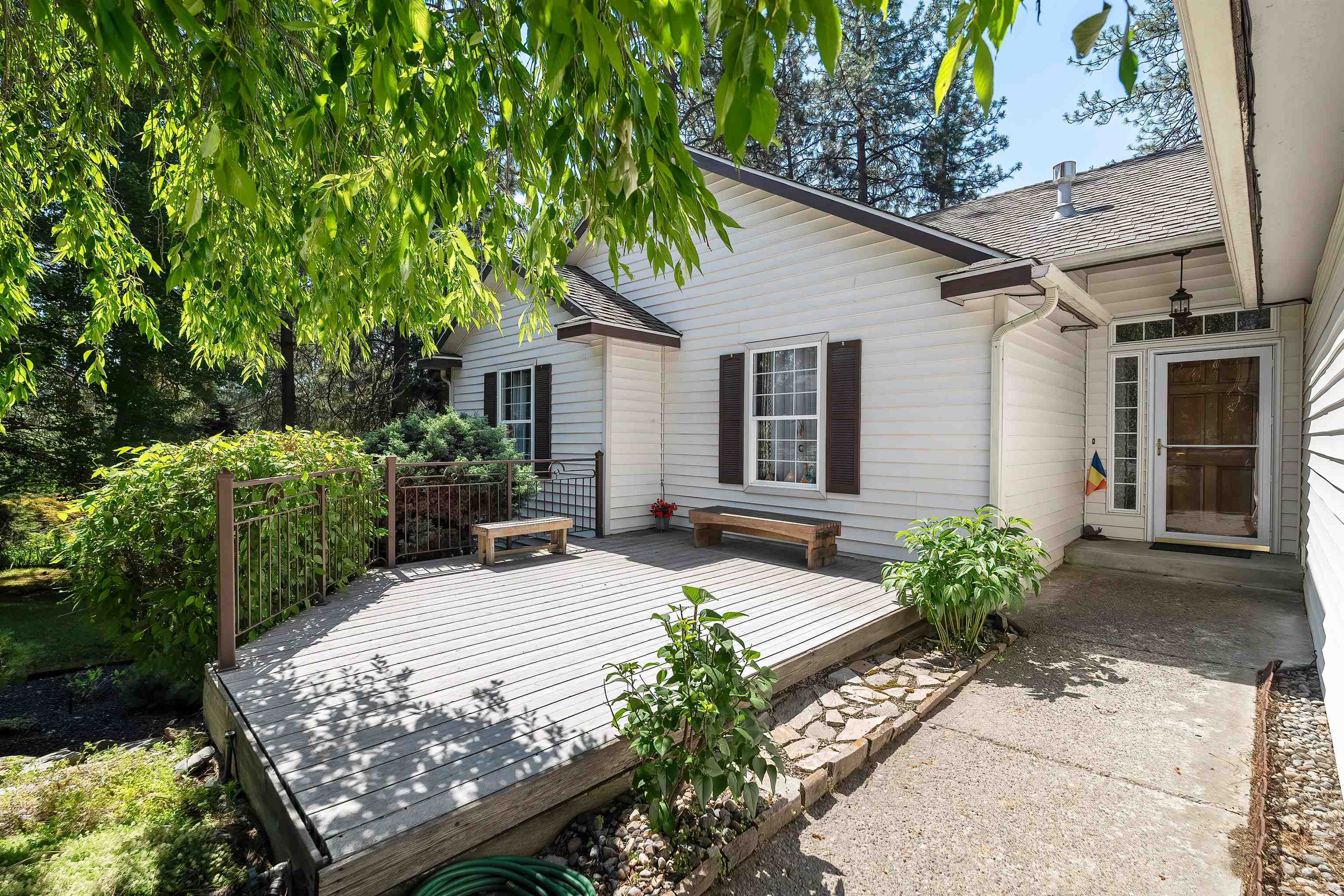 Property Photo:  1134 W Bellwood Dr  WA 99218 