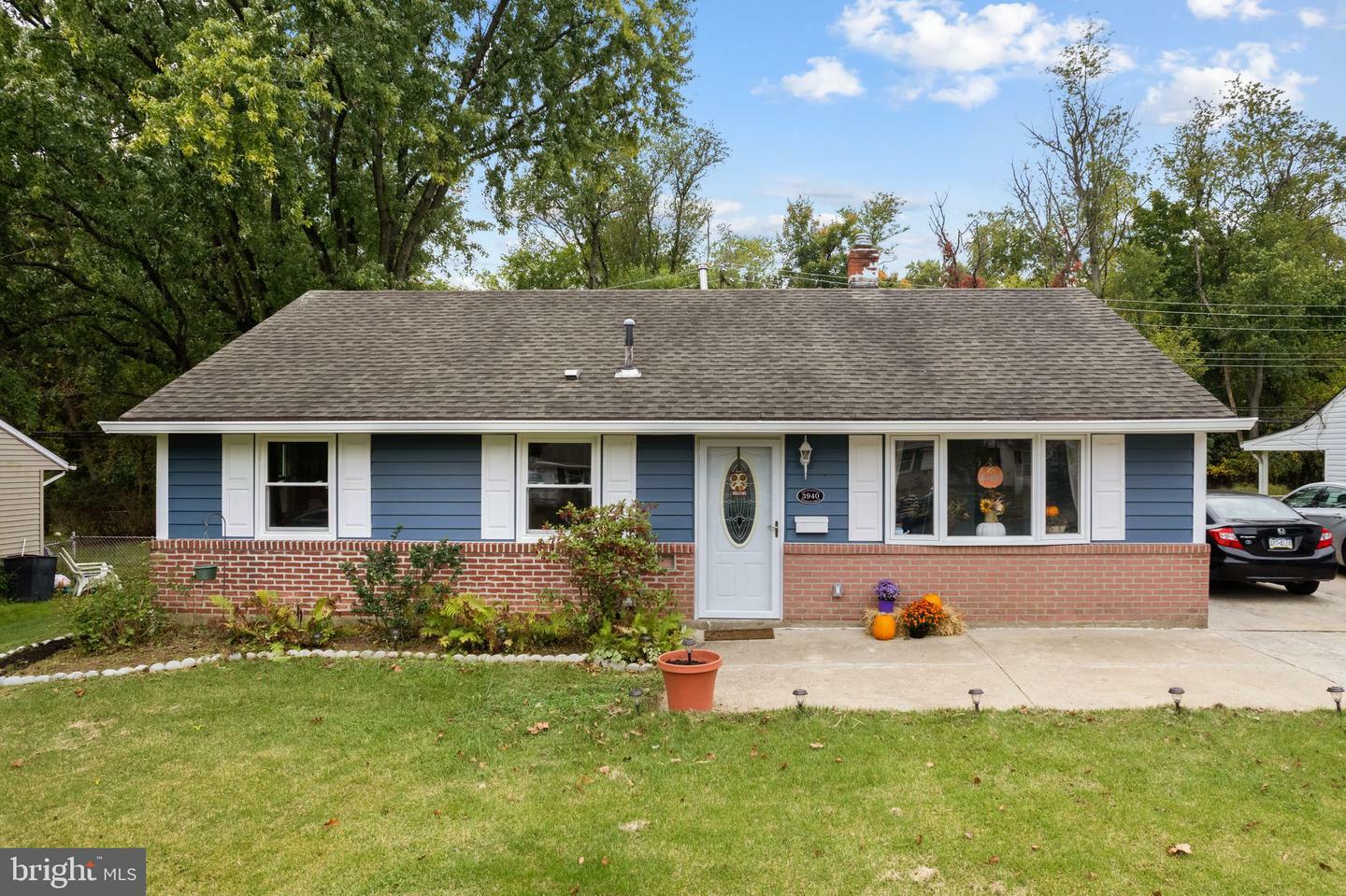 Property Photo:  3940 Windsor Drive  PA 19020 