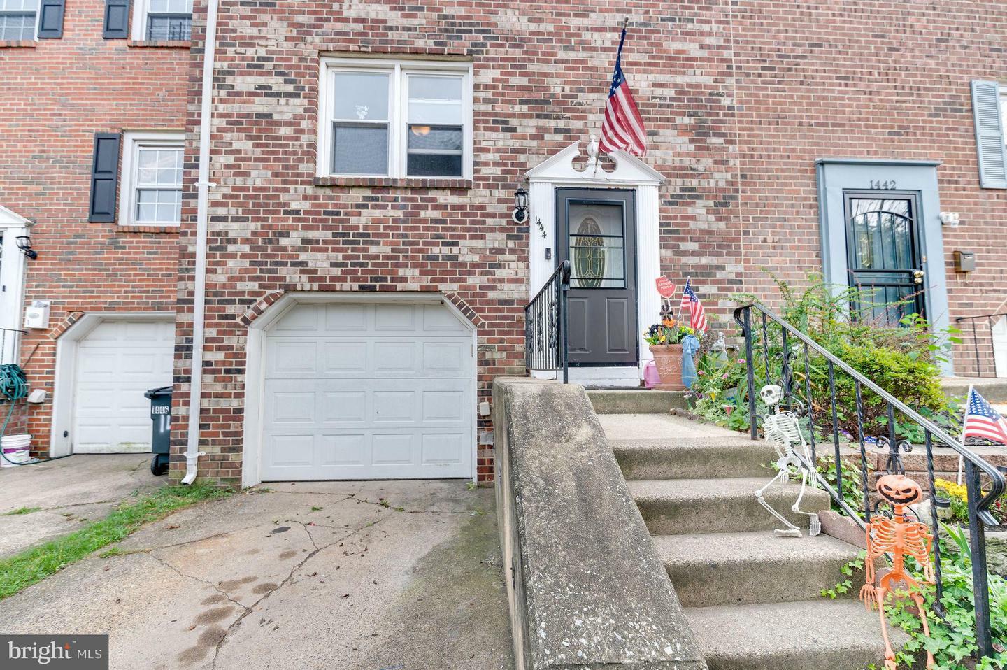 Property Photo:  1444 Boxwood Drive  NJ 08012 